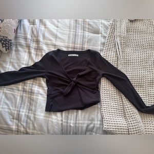 black Abercrombie and Fitch vneck long sleeve